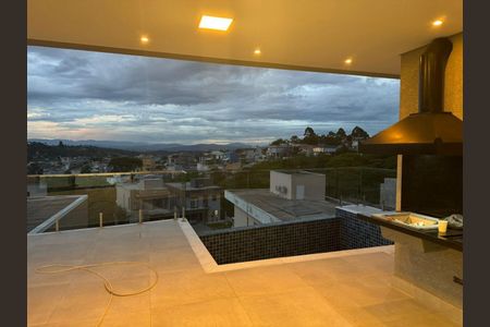 Casa à venda com 3 quartos, 240m² em Suru, Barueri