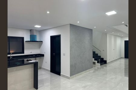Casa à venda com 3 quartos, 240m² em Suru, Barueri