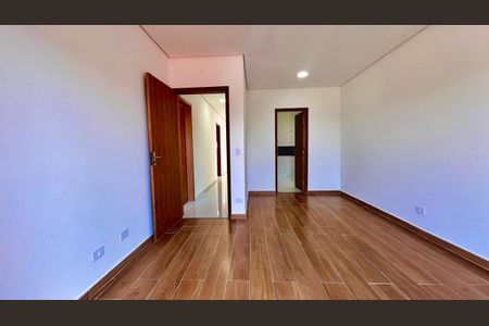 Casa à venda com 228m², 4 quartos e 4 vagas