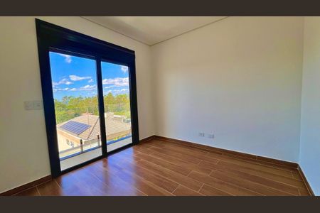Casa à venda com 228m², 4 quartos e 4 vagas