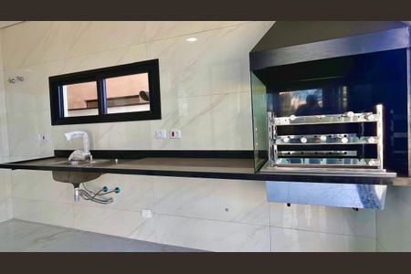 Casa à venda com 228m², 4 quartos e 4 vagas