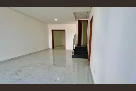 Casa à venda com 228m², 4 quartos e 4 vagas