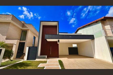Casa à venda com 228m², 4 quartos e 4 vagas