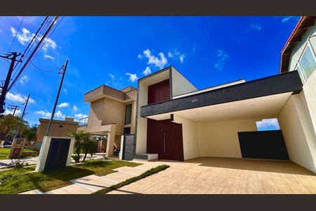 Casa à venda com 228m², 4 quartos e 4 vagas