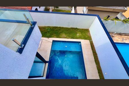 Casa à venda com 228m², 4 quartos e 4 vagas