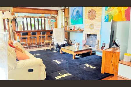 Casa à venda com 4 quartos, 700m² em Morada dos Pássaros, Barueri