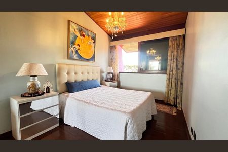 Casa à venda com 4 quartos, 700m² em Morada dos Pássaros, Barueri