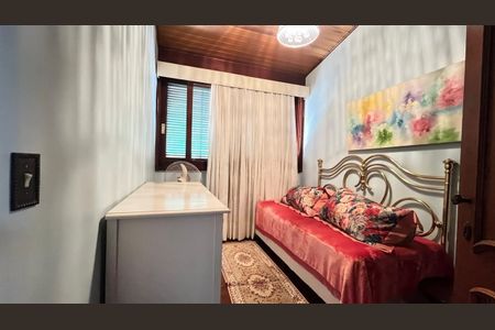 Casa à venda com 4 quartos, 700m² em Morada dos Pássaros, Barueri
