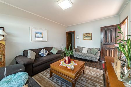 Casa à venda com 3 quartos, 180m² em Vila Bertioga, São Paulo