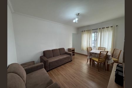 Sala de apartamento para alugar com 2 quartos, 76m² em Vila Yara, Osasco