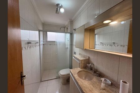 Banheiro de apartamento para alugar com 2 quartos, 76m² em Vila Yara, Osasco