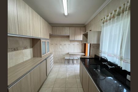 Apartamento para alugar com 76m², 2 quartos e 1 vagaCozinha e Área de Serviço
