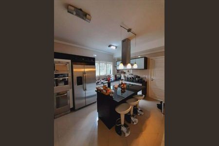 Casa à venda com 3 quartos, 299m² em Vila Santos, São Paulo