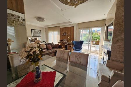 Casa à venda com 4 quartos, 300m² em Vila Santos, São Paulo