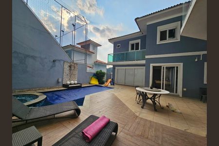 Casa à venda com 4 quartos, 300m² em Vila Santos, São Paulo