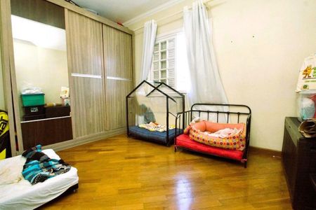 Casa à venda com 4 quartos, 440m² em Vila Santos, São Paulo