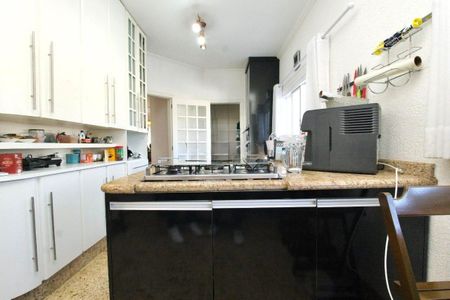 Casa à venda com 4 quartos, 440m² em Vila Santos, São Paulo