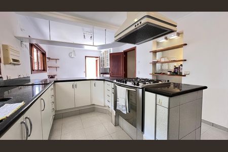 Casa à venda com 4 quartos, 903m² em Residencial das Estrelas, Barueri