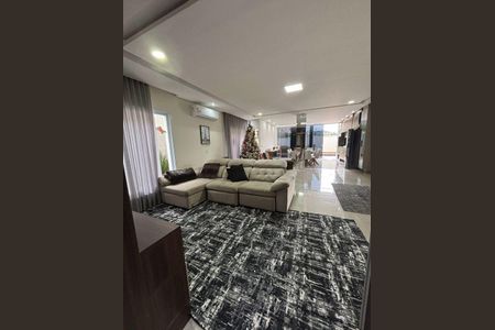 Casa à venda com 4 quartos, 310m² em Sítio do Rosário, Barueri