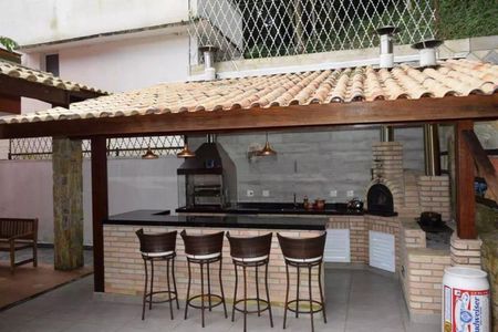 Casa à venda com 4 quartos, 350m² em Jardim Itatinga, São Paulo