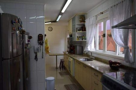 Casa à venda com 4 quartos, 350m² em Jardim Itatinga, São Paulo