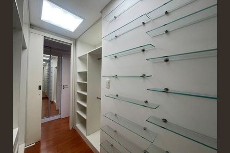 Apartamento para alugar com 134m², 4 quartos e 3 vagas