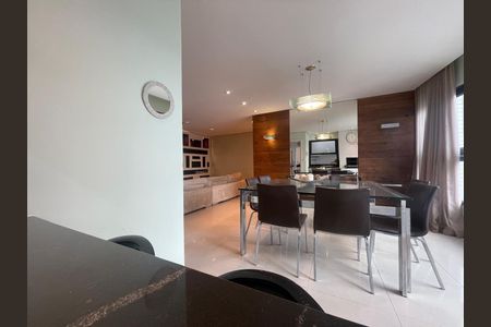 Apartamento para alugar com 134m², 4 quartos e 3 vagas