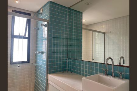 Apartamento para alugar com 134m², 4 quartos e 3 vagas
