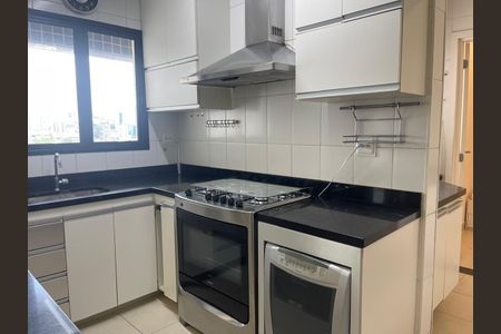 Apartamento para alugar com 134m², 4 quartos e 3 vagas