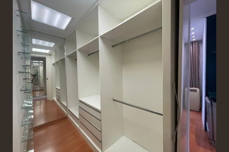 Apartamento para alugar com 134m², 4 quartos e 3 vagas