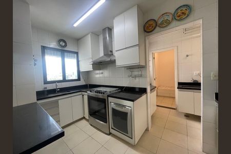 Apartamento para alugar com 134m², 4 quartos e 3 vagas