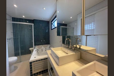 Apartamento para alugar com 134m², 4 quartos e 3 vagas