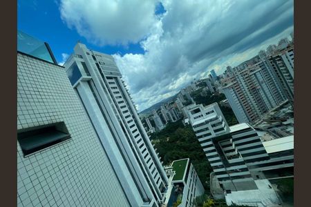 Apartamento para alugar com 134m², 4 quartos e 3 vagas