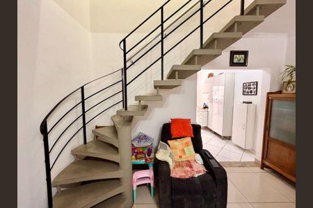 Casa à venda com 2 quartos, 120m² em Cambuci, São Paulo