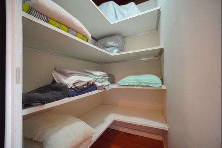 Casa para alugar com 300m², 3 quartos e 4 vagasArmário