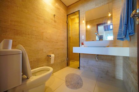 Casa para alugar com 300m², 3 quartos e 4 vagasBanheiro