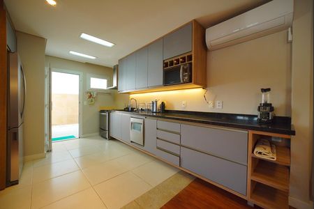Cozinha de casa para alugar com 3 quartos, 300m² em Lagoa da Conceição, Florianópolis