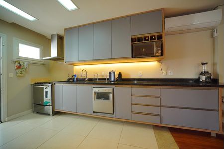 Casa para alugar com 300m², 3 quartos e 4 vagasCozinha