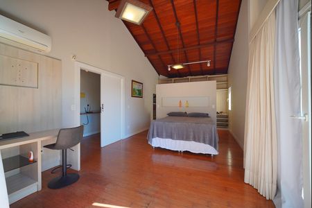 Casa para alugar com 300m², 3 quartos e 4 vagasSuíte