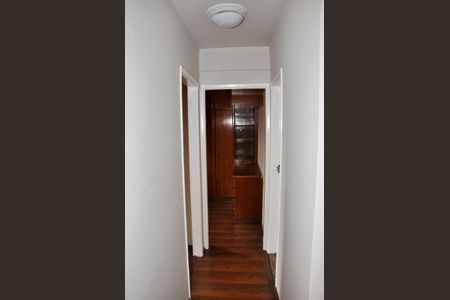 Apartamento à venda com 55m², 2 quartos e 1 vagaDetalhe - Corredor Quartos