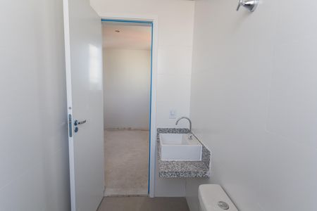 Apartamento à venda com 54m², 2 quartos e 2 vagasBanheiro da Suíte