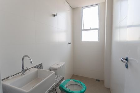 Apartamento à venda com 54m², 2 quartos e 2 vagasBanheiro da Suíte