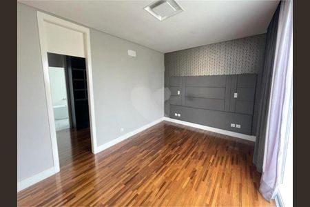 Casa à venda com 4 quartos, 555m² em Residencial Morada dos Lagos, Barueri