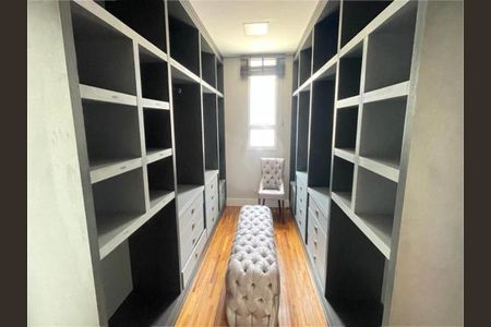 Casa à venda com 4 quartos, 555m² em Residencial Morada dos Lagos, Barueri