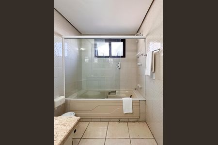 Apartamento à venda com 64m², 2 quartos e 1 vaga Apartamento à venda com 64m², 2 quartos e 1 vagaBanheiro Social