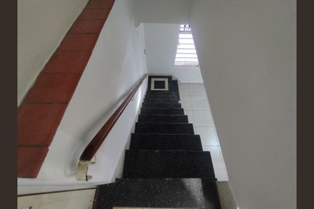Casa para alugar com 120m², 3 quartos e 1 vagaEscada 