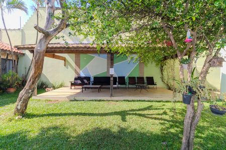 Casa para alugar com 697m², 6 quartos e 7 vagas Casa para alugar com 697m², 6 quartos e 7 vagasÁrea Externa