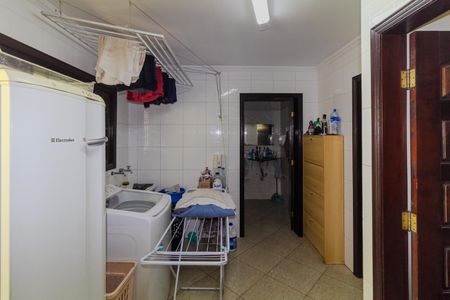 Casa para alugar com 697m², 6 quartos e 7 vagas Casa para alugar com 697m², 6 quartos e 7 vagasÁrea de Serviço