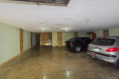 Casa para alugar com 697m², 6 quartos e 7 vagas Casa para alugar com 697m², 6 quartos e 7 vagasGaragem