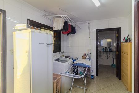 Casa para alugar com 697m², 6 quartos e 7 vagas Casa para alugar com 697m², 6 quartos e 7 vagasÁrea de Serviço